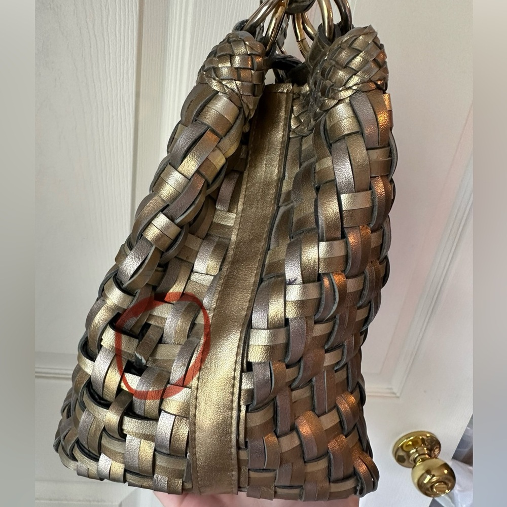 Warren Reed Metallic Bucket Bag - Picture 7 of 9